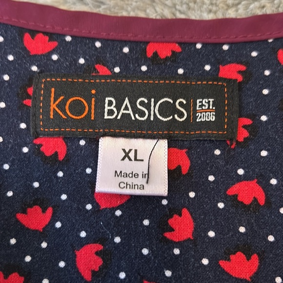 Wine color scrub top.. - Picture 2 of 3